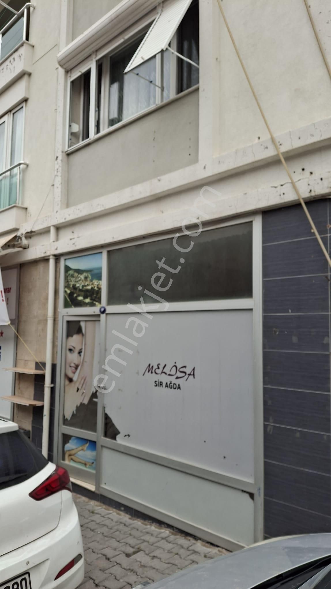 İzmir Dikili Kiralık İş Yeri