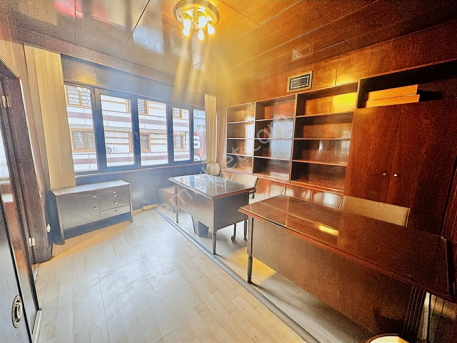 Gaziosmanpaşa'da Fırsat Eşyalı 15bin Tl Kiracılı Satılık Ofis