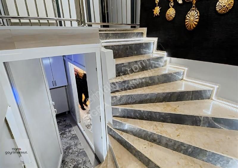 ▄tigra▄sultan Fatih Cd Yakını Yapılı Şehir Manzaralı 6+1 Dublex - Görsel 7