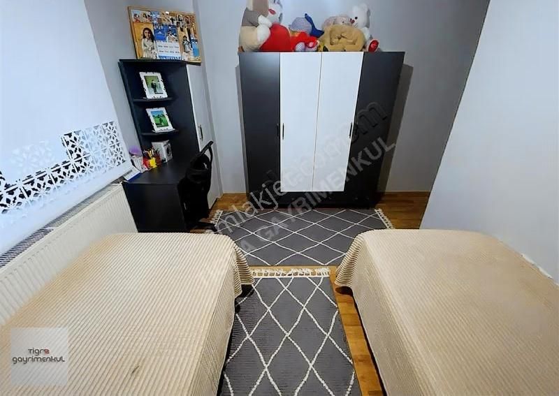 ▄tigra▄sultan Fatih Cd Yakını Yapılı Şehir Manzaralı 6+1 Dublex - Görsel 17