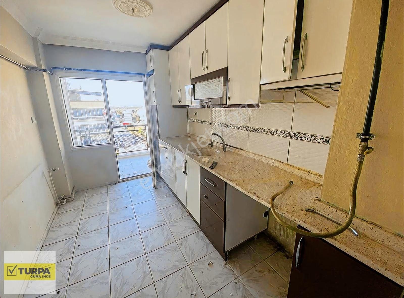 Torbalı Merkez De Site İçerisinde Ara Kat Asansörlü Daire 3+1 - Görsel 21