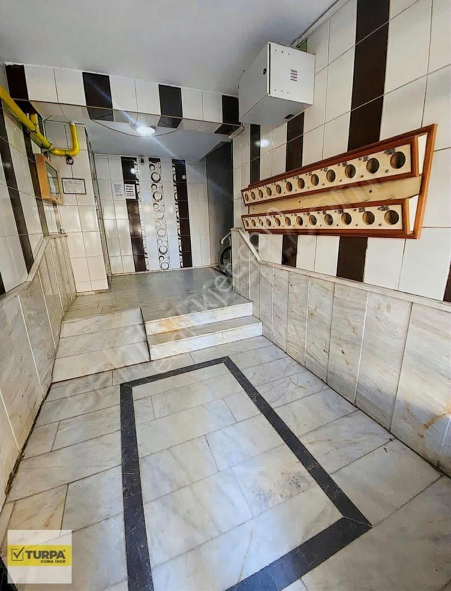 Torbalı Merkez De Site İçerisinde Ara Kat Asansörlü Daire 3+1 - Görsel 8