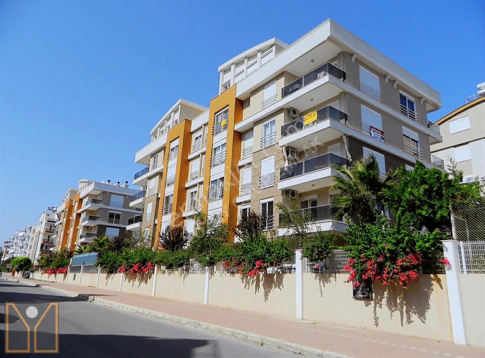 Kapalı Garajlı, Spor Salonlu, Havuzlu Sitede 4.kat 1+1 Daire - Görsel 3