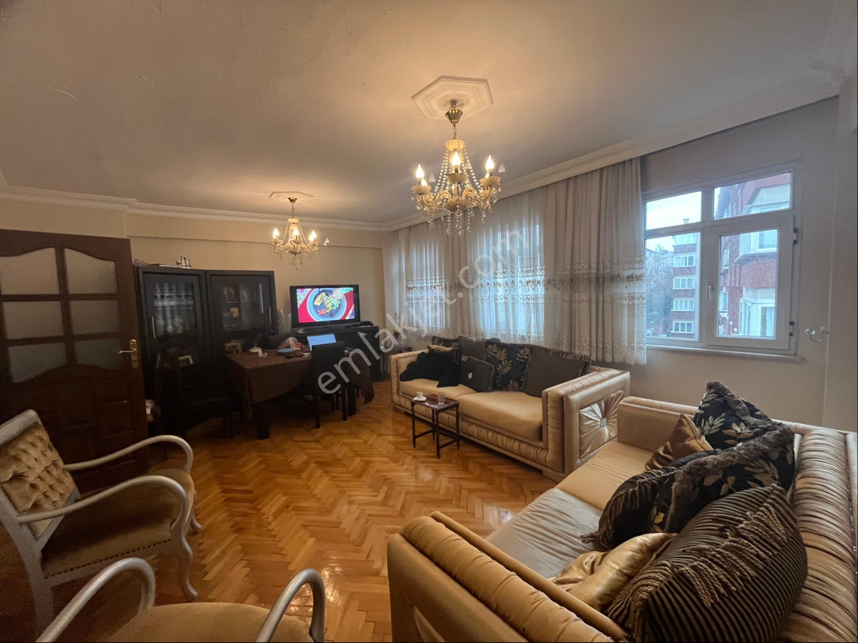 Ecem Emlaktan Kocamustafapaşa Merkezi Konumda Ara Kat 120m2 - Görsel 2