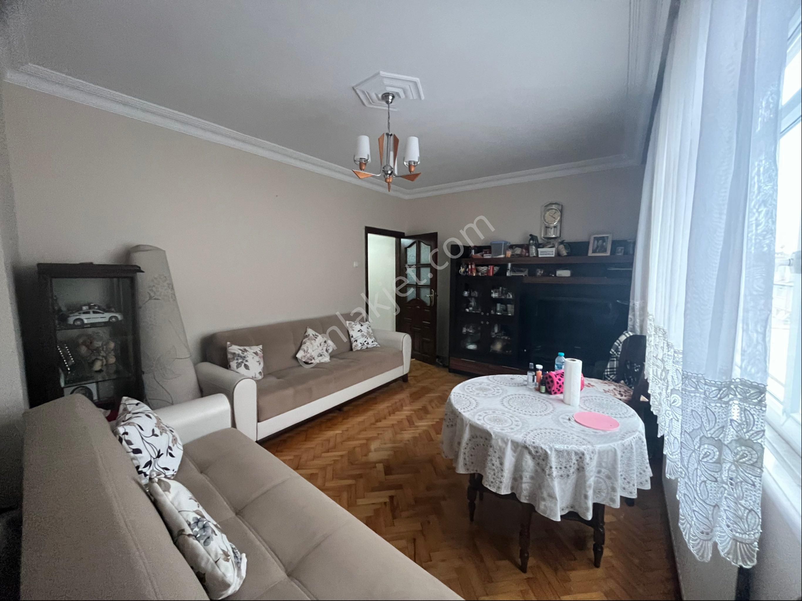 Ecem Emlaktan Kocamustafapaşa Merkezi Konumda Ara Kat 120m2 - Görsel 13