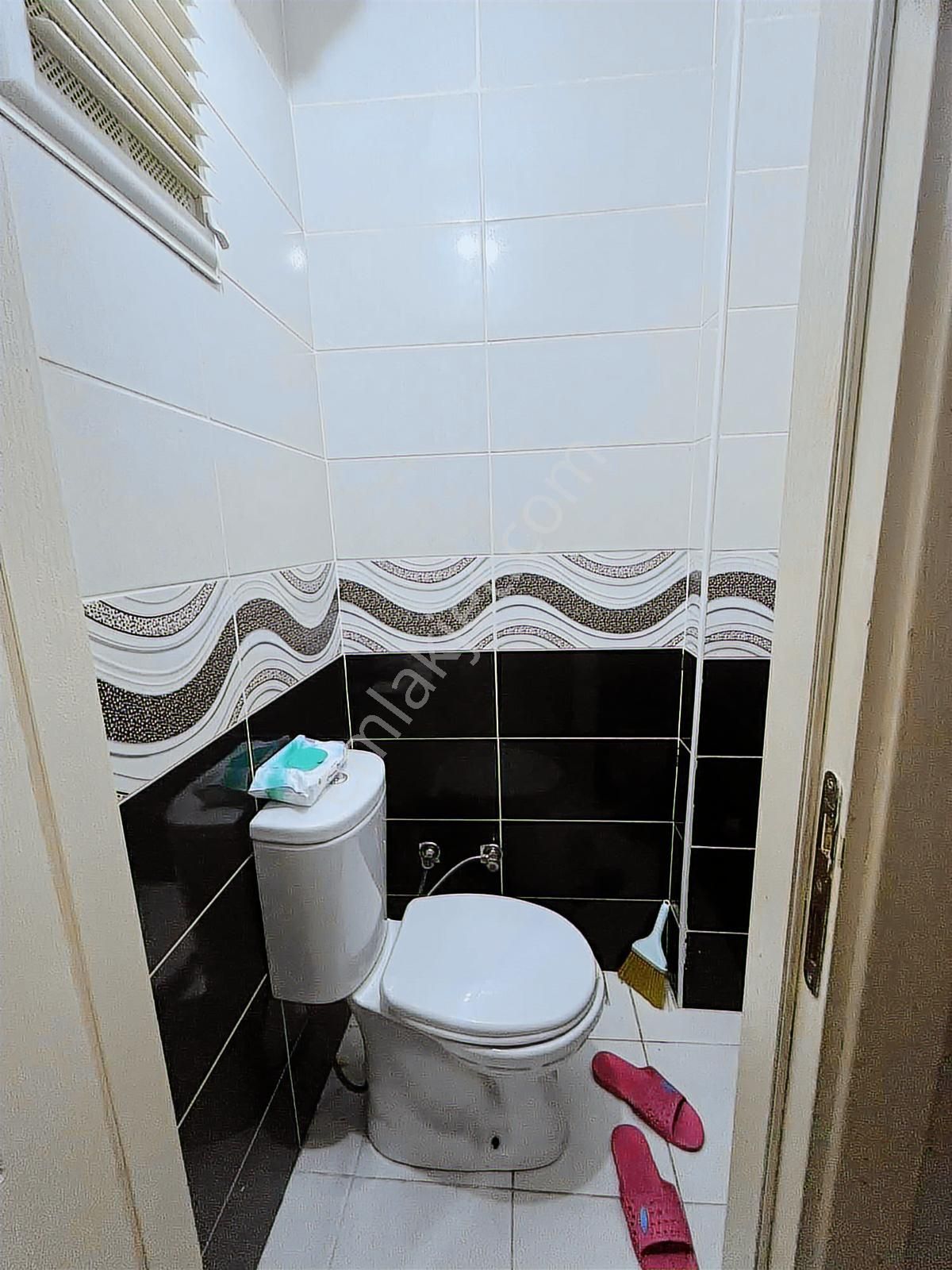 Ecem Emlaktan Kocamustafapaşa Alifakih Te Yüksek Giriş Katı 75m2 - Görsel 2