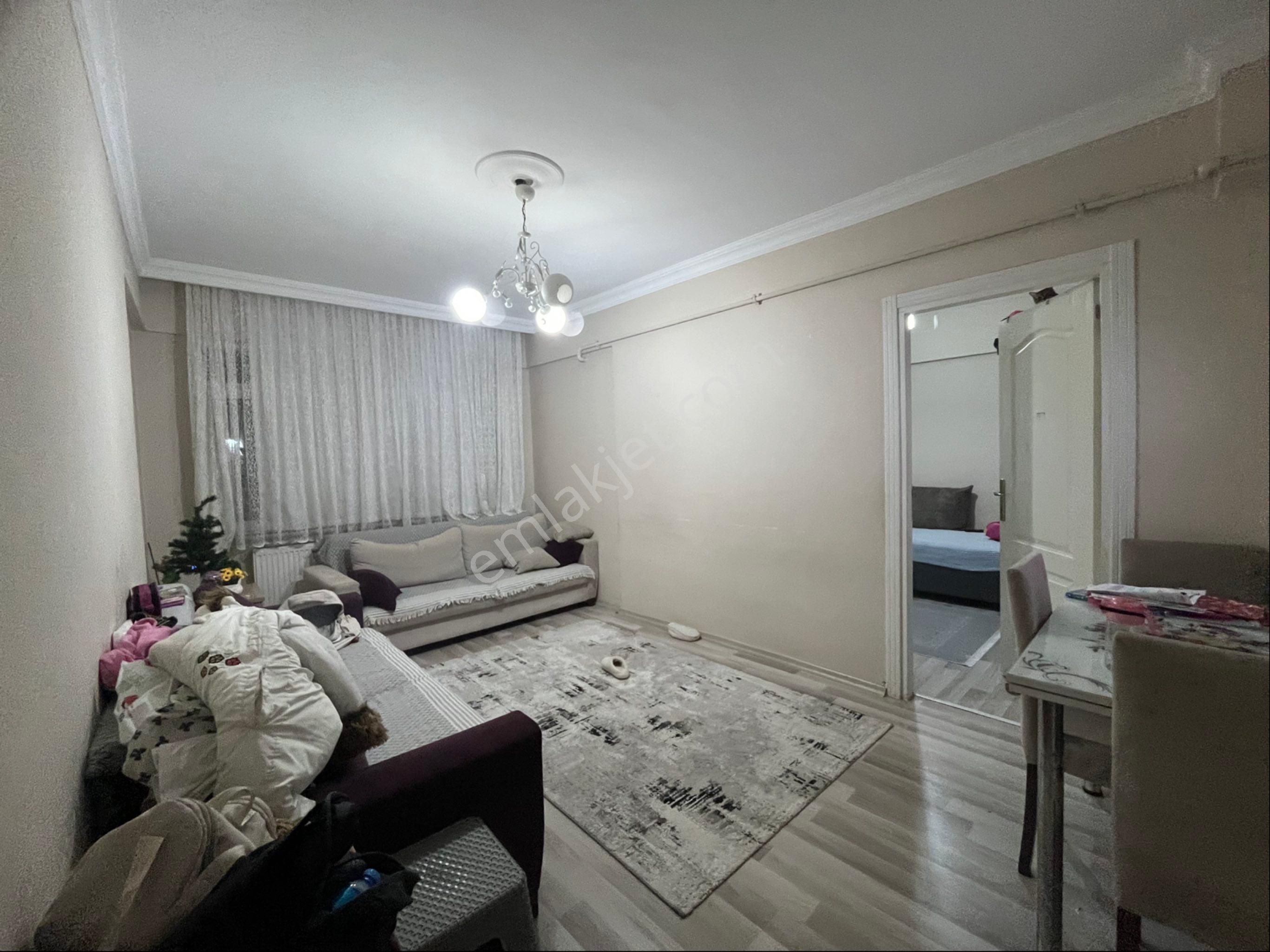 Ecem Emlaktan Kocamustafapaşa Alifakihte Yüksek Giriş Katı 75m2