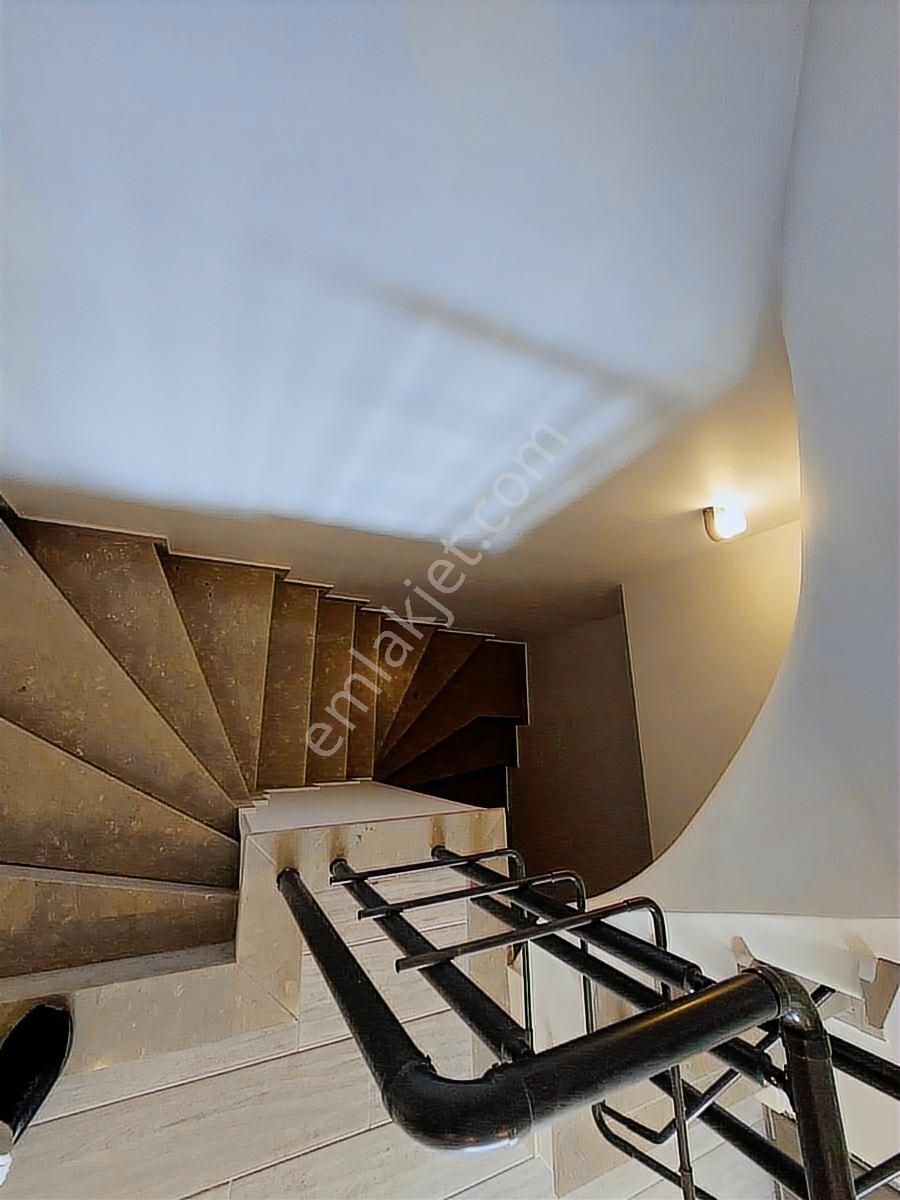 Üsküdar Merkeze Yakın Arakat Tripleks 2+1 - Görsel 13