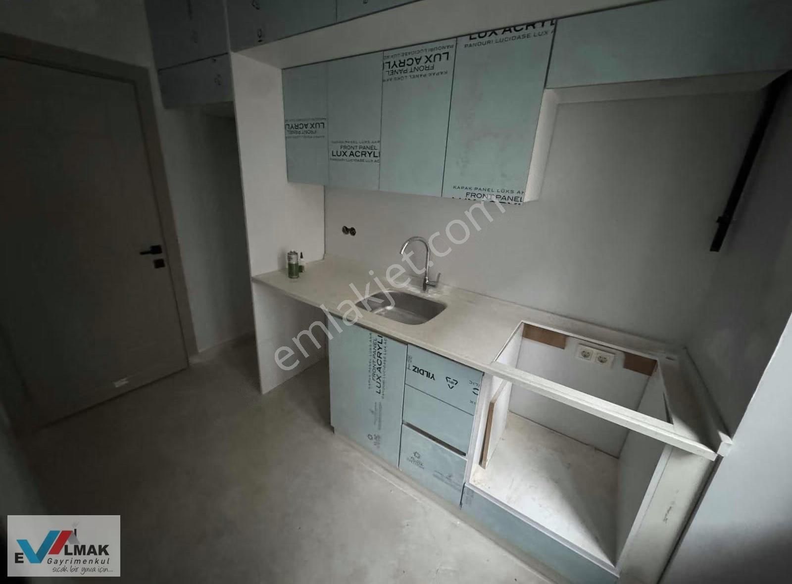 Evalmak'tan Kanarya Mah.de Satılık 1+1 Y.giriş Daire - Görsel 14