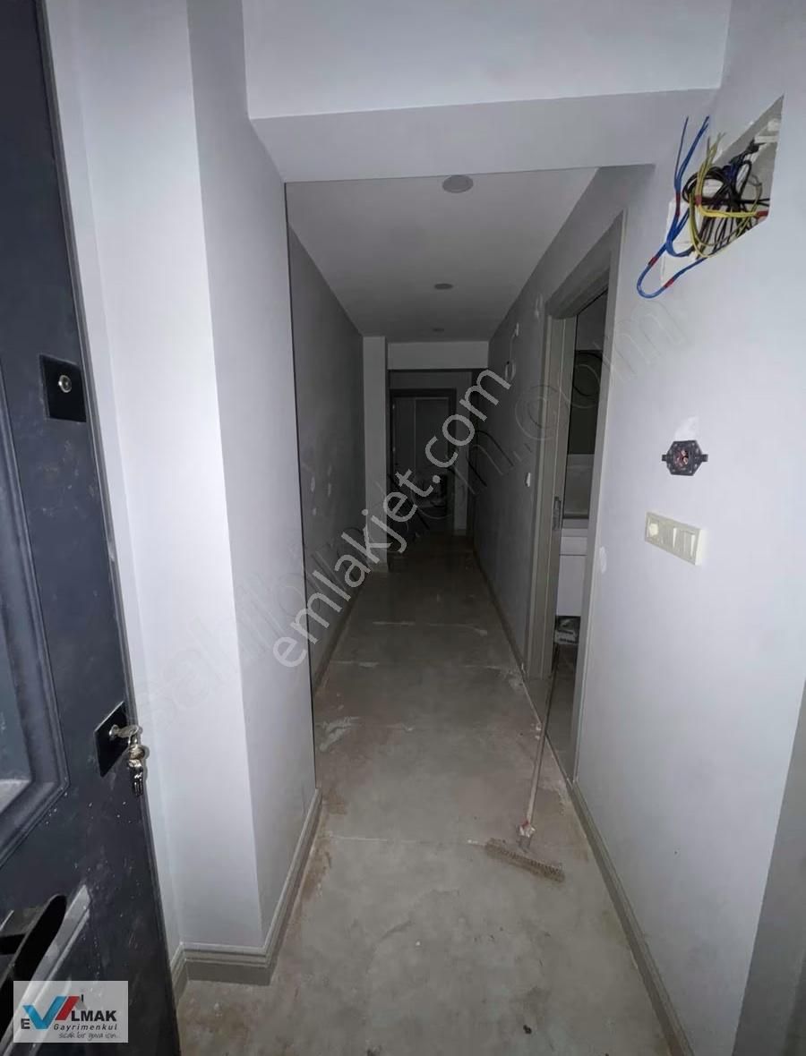 Evalmak'tan Kanarya Mah.de Satılık 1+1 Y.giriş Daire - Görsel 5