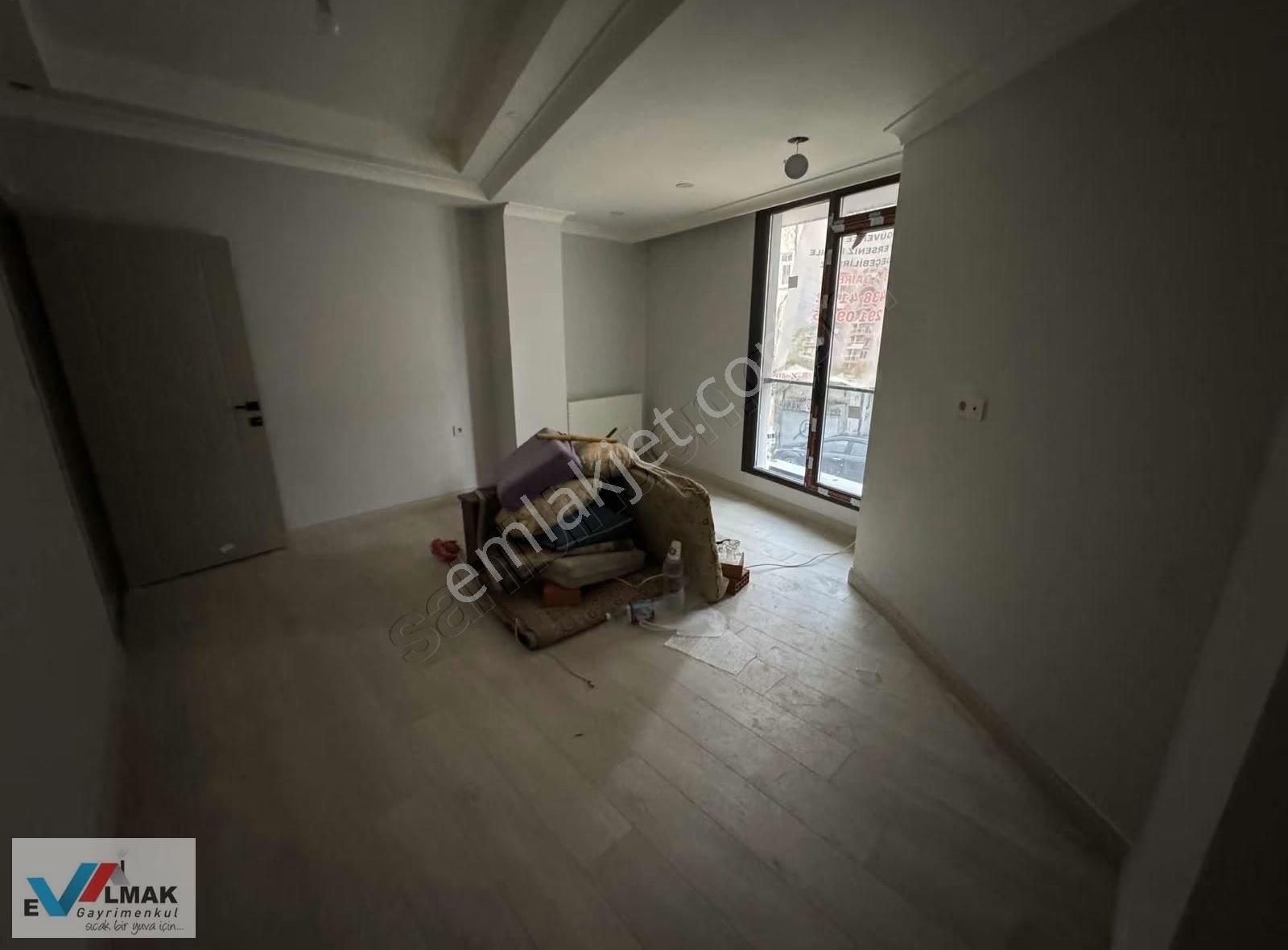 Evalmak'tan Kanarya Mah.de Satılık 1+1 Y.giriş Daire - Görsel 2