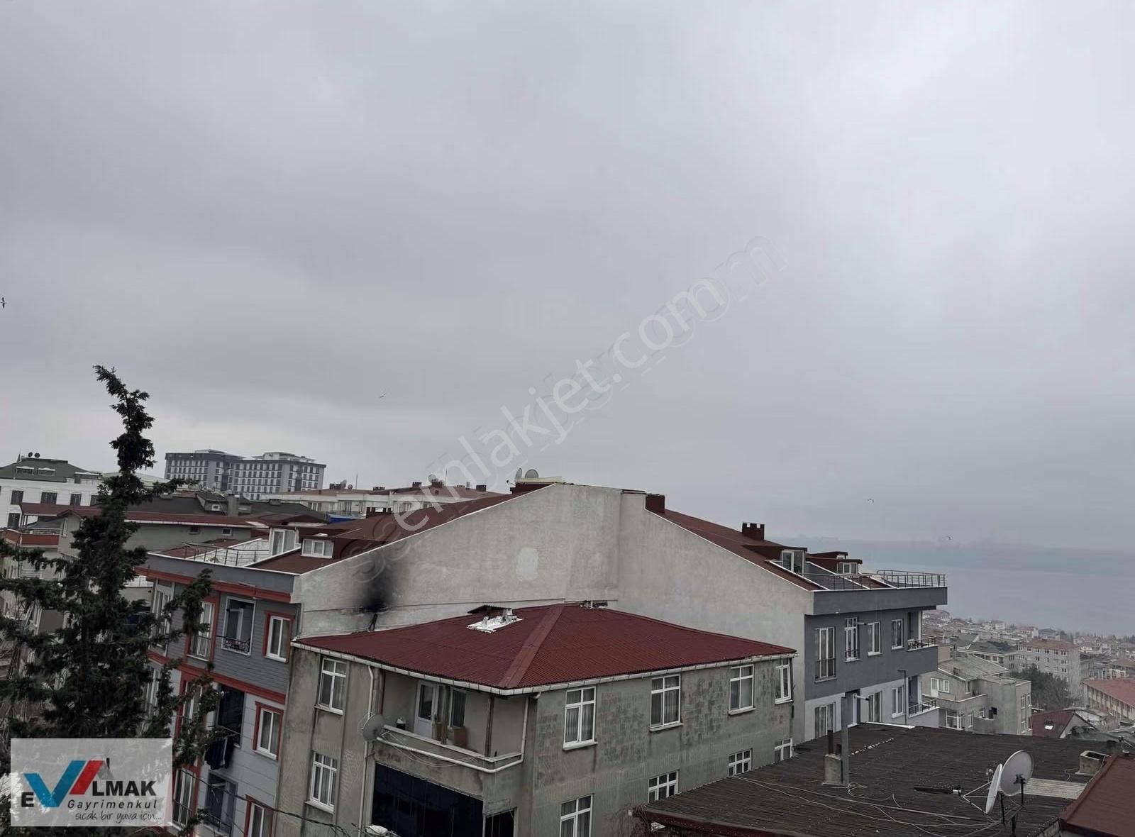 Evalmak'tan Kanarya Mah.de Satılık 1+1 Teras Kat Daire - Görsel 16