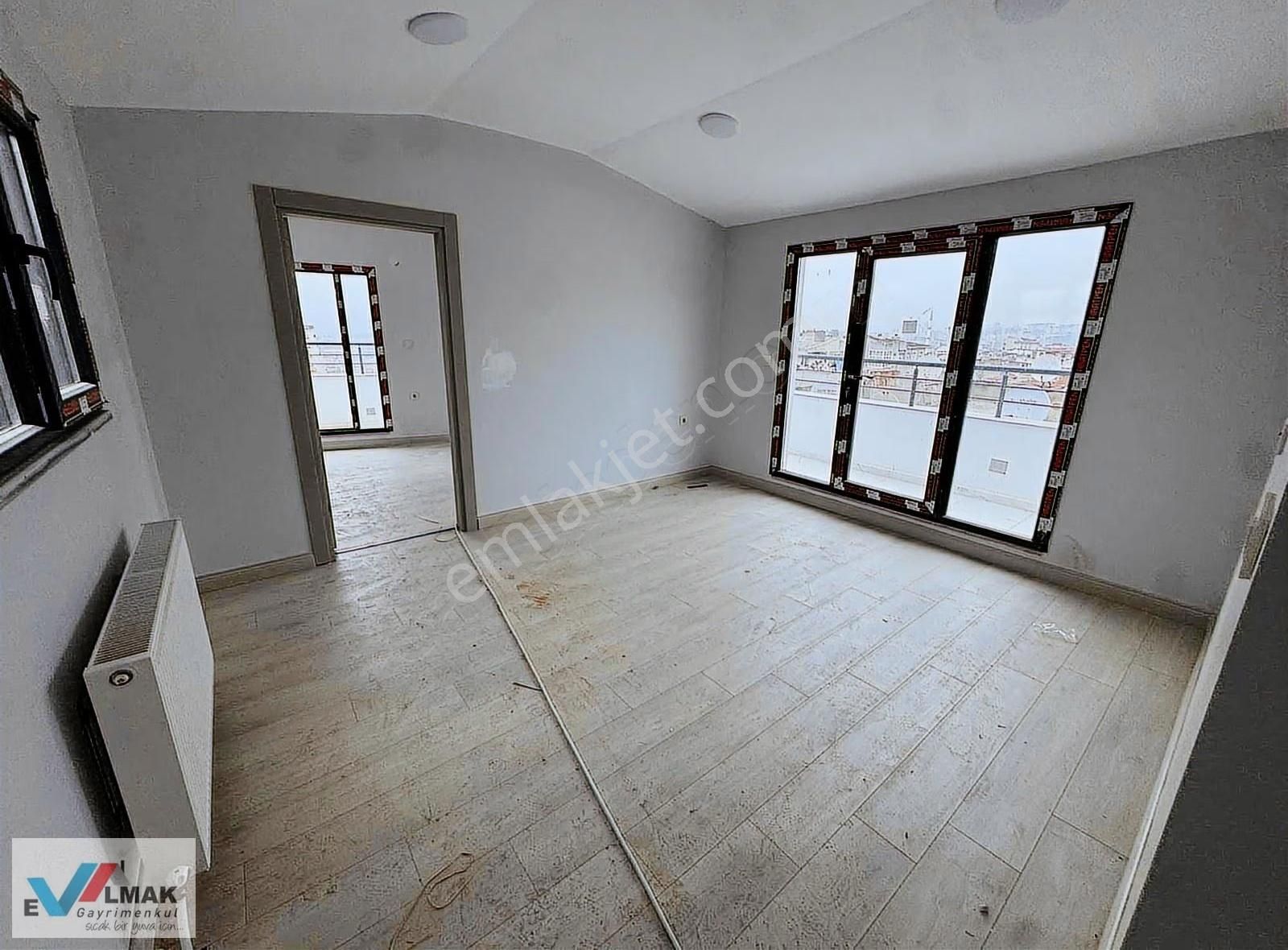 Evalmak'tan Kanarya Mah.de Satılık 1+1 Teras Kat Daire