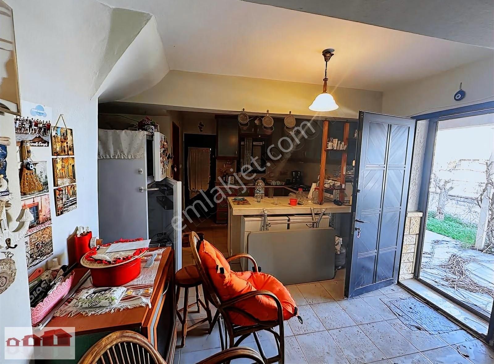 Kuşadası Güzelçamlıda Ecz. Sitesinde Denize 50 M. Köşe Villa - Görsel 12