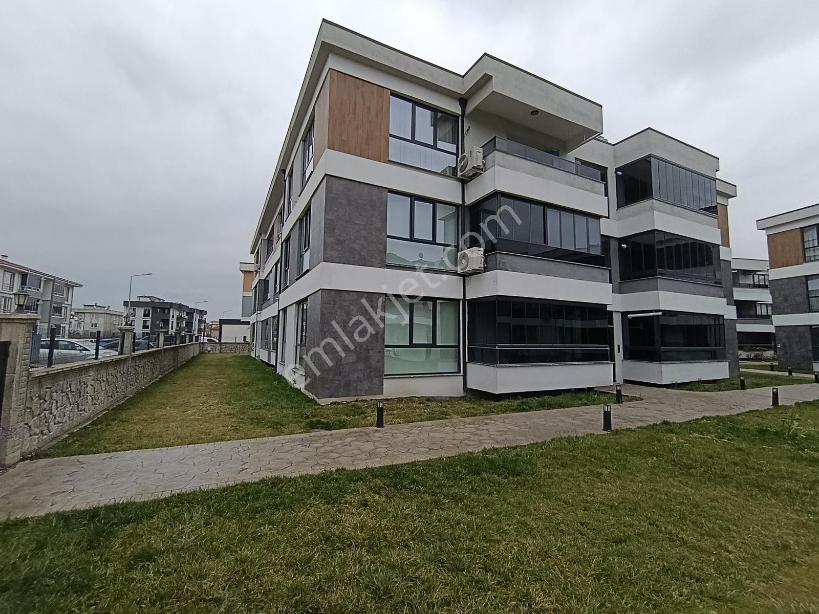 Acil Serdivanda Site İçi Lüks 3+1 Geniş Balkonlu Ebeveyn Banyolu - Görsel 2