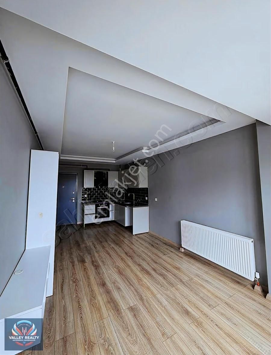 Valley'den Zafer Mahallesinde Havuz Cepheli 1+1 Kiralık Daire!