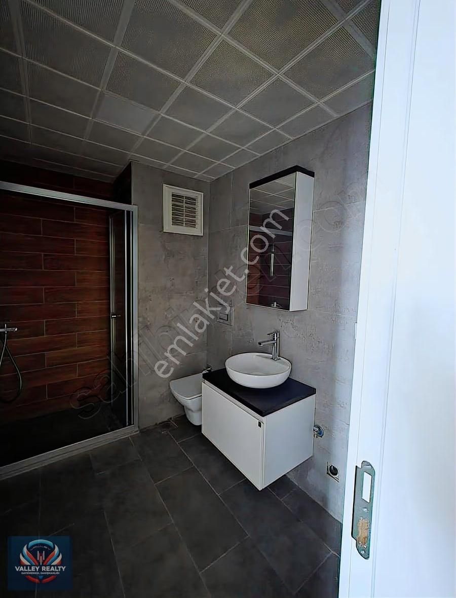 Valley'den Zafer Mahallesinde Havuz Cepheli 1+1 Kiralık Daire! - Görsel 14