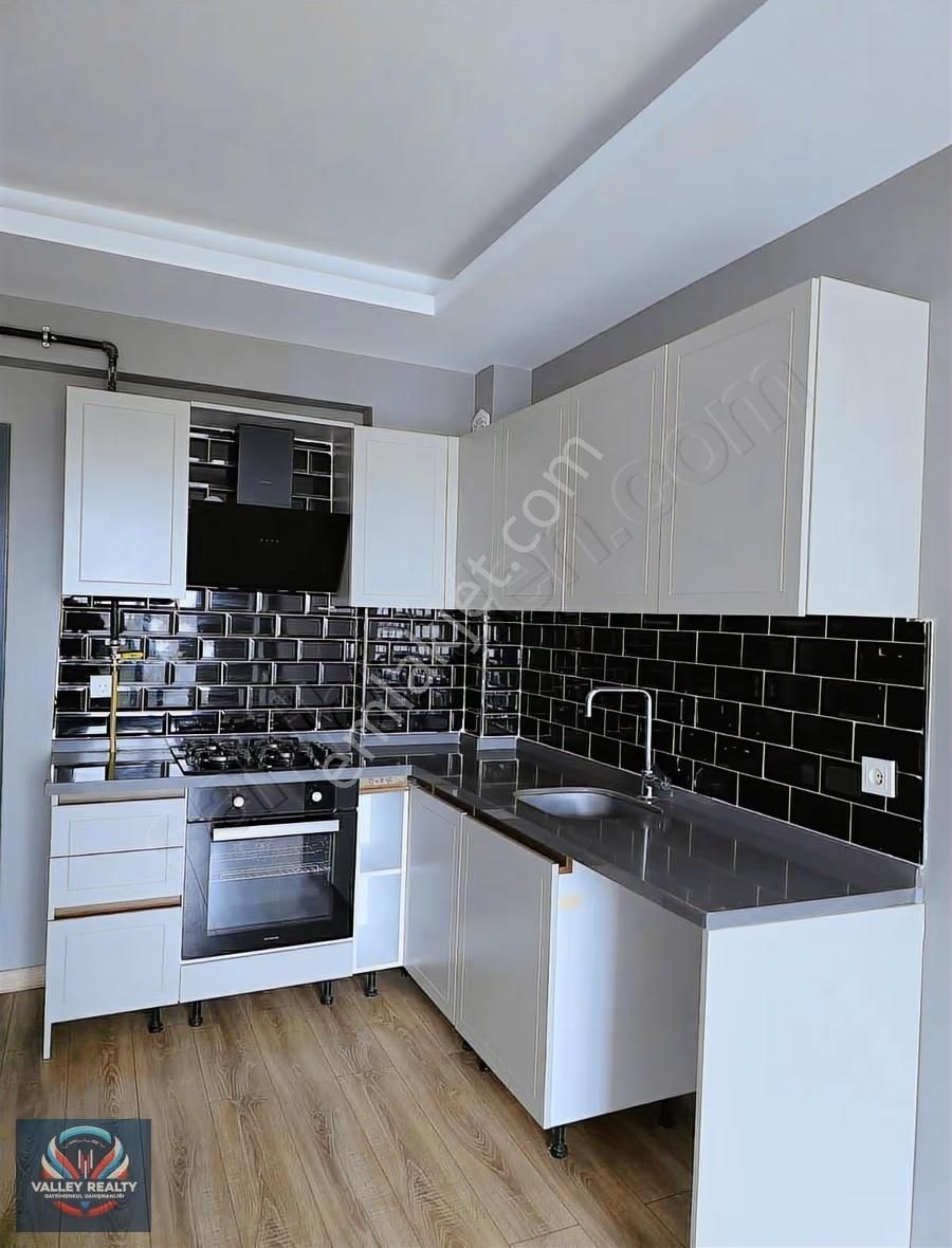 Valley'den Zafer Mahallesinde Havuz Cepheli 1+1 Kiralık Daire! - Görsel 13