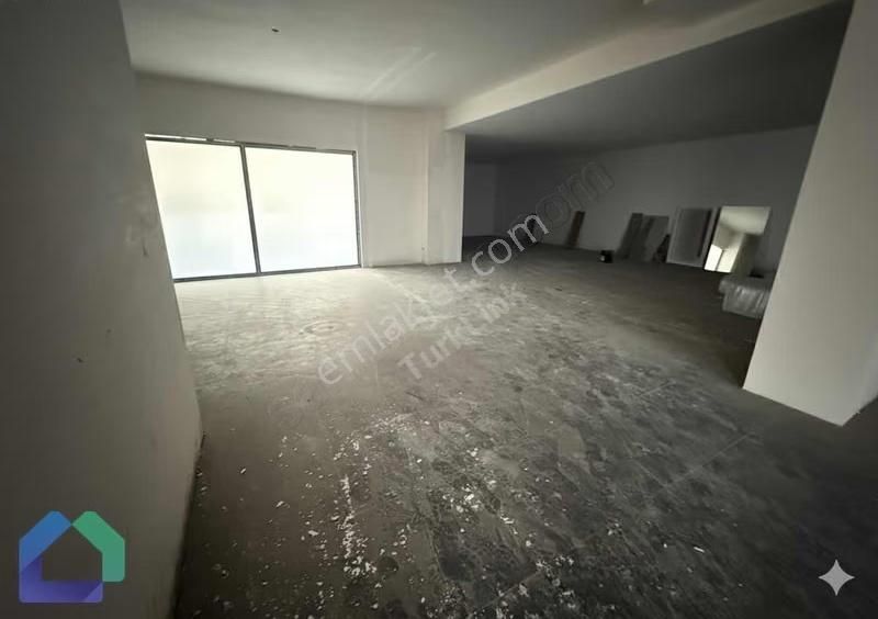 Çamlıca Camisinin Hemen Yanında 470m2 Kiralık Dükkan - Görsel 12