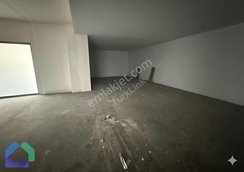 Çamlıca Camisinin Hemen Yanında 470m2 Kiralık Dükkan - Görsel 2