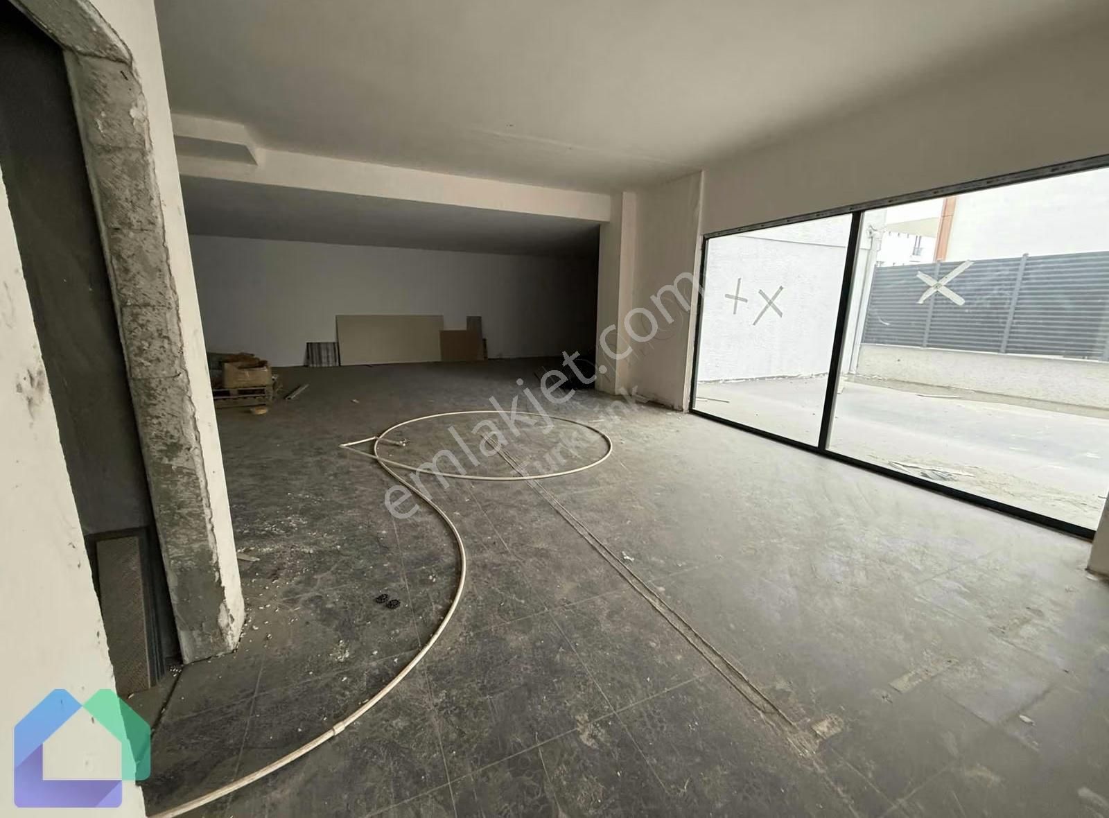 Çamlıca Camisinin Hemen Yanında 470m2 Kiralık Dükkan - Görsel 19
