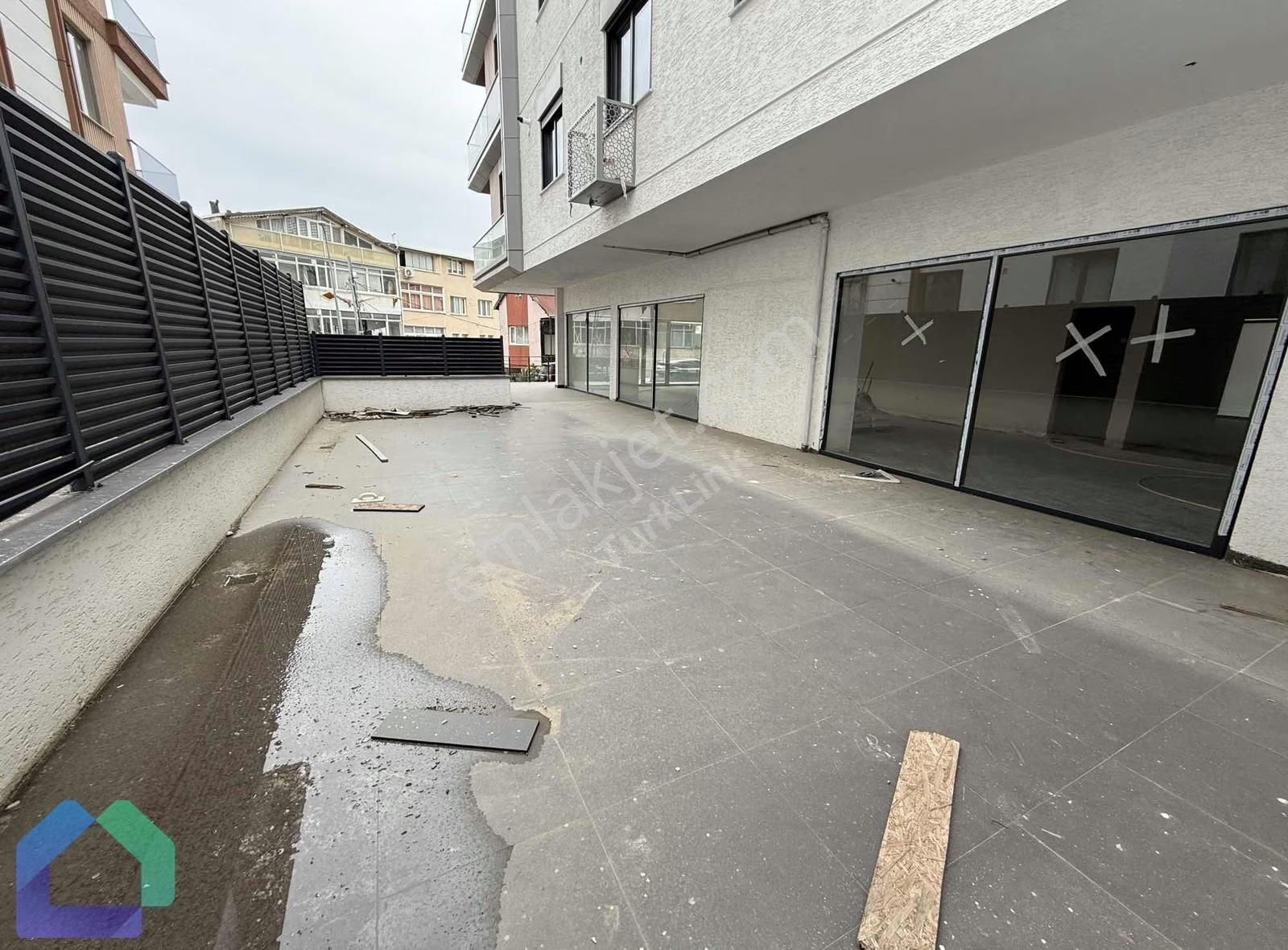 Çamlıca Camisinin Hemen Yanında 470m2 Kiralık Dükkan - Görsel 24