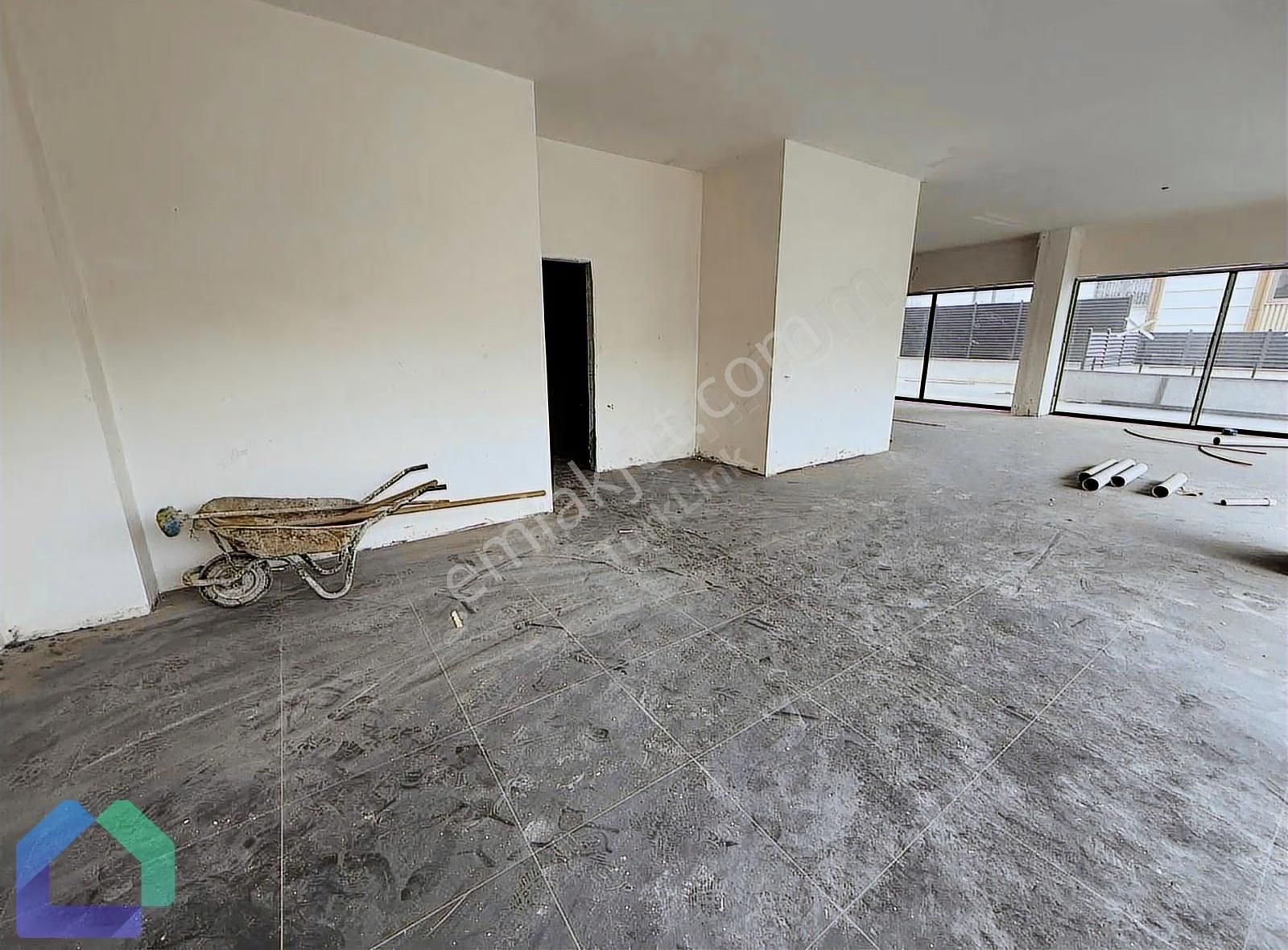 Çamlıca Camisinin Hemen Yanında 470m2 Kiralık Dükkan - Görsel 6