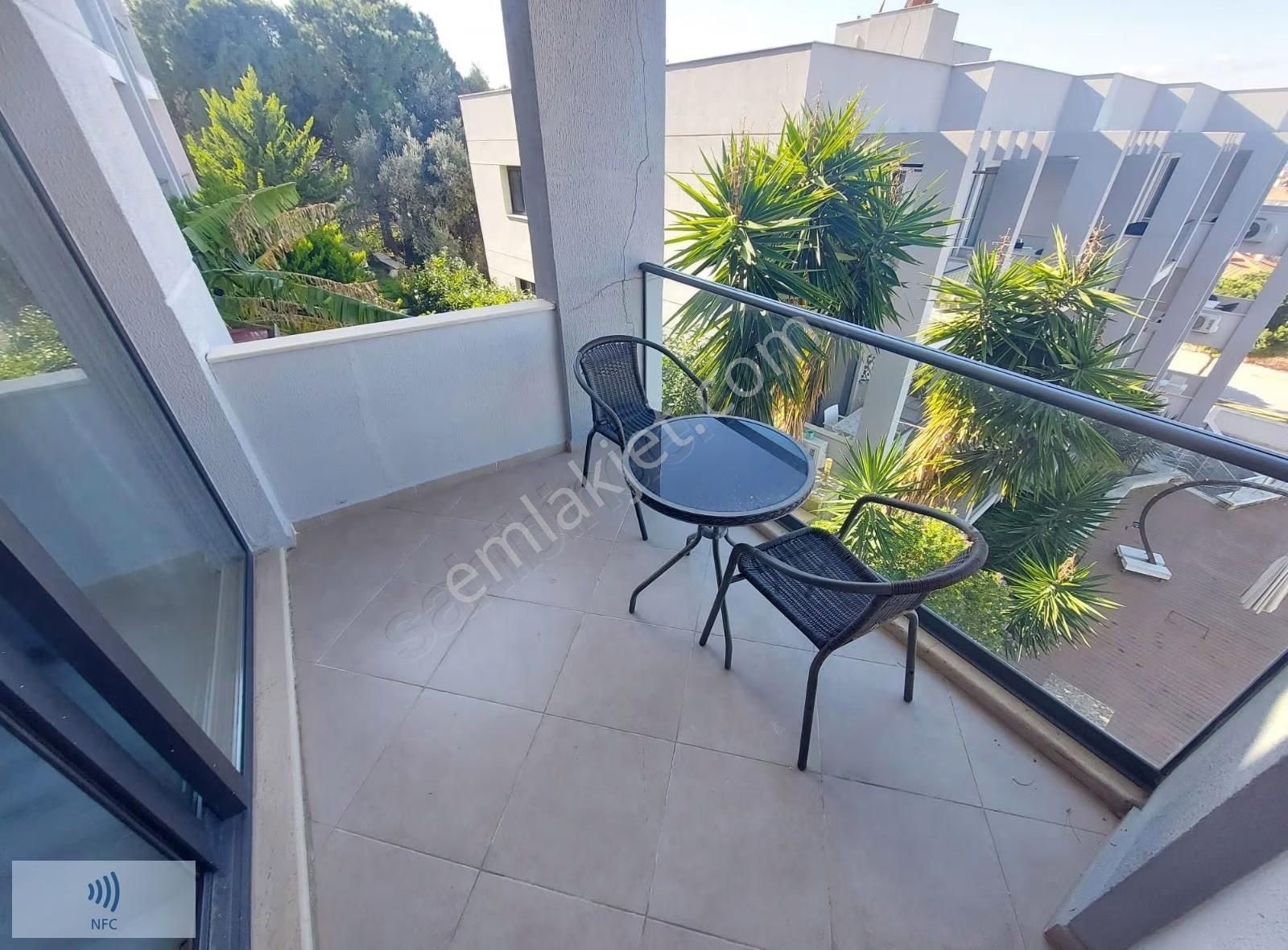 Çeşme Merkezde Satılık 1+1 Eşyalı Daire