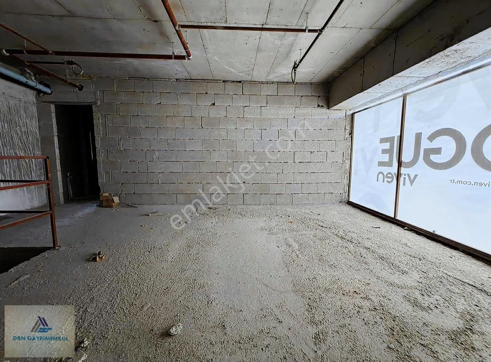 Bornova Viven Vogue'de Kiralık Cadde Üzeri 3 Dükkan (488m²) - Görsel 34