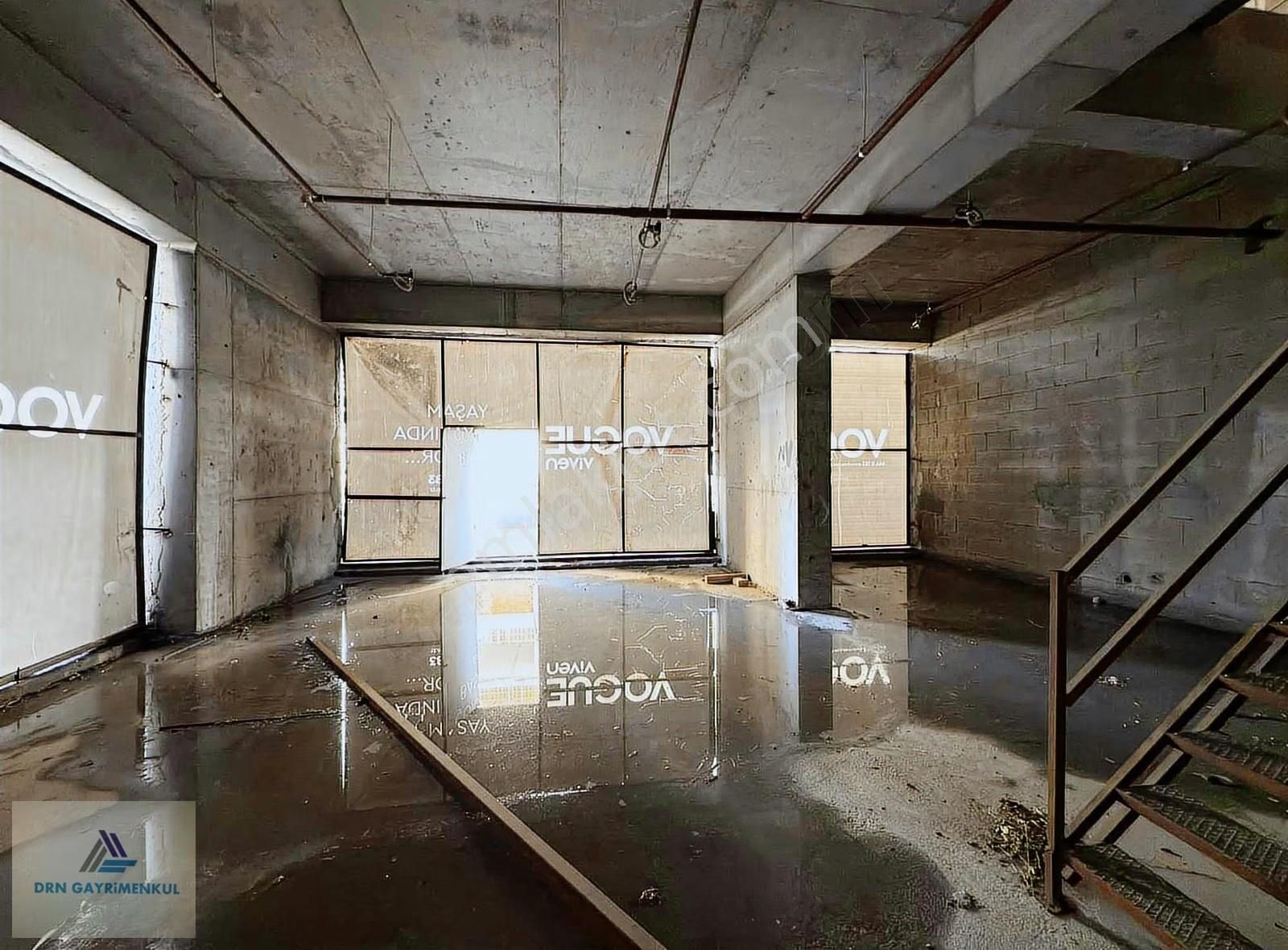 Bornova Viven Vogue'de Kiralık Cadde Üzeri 3 Dükkan (488m²) - Görsel 8