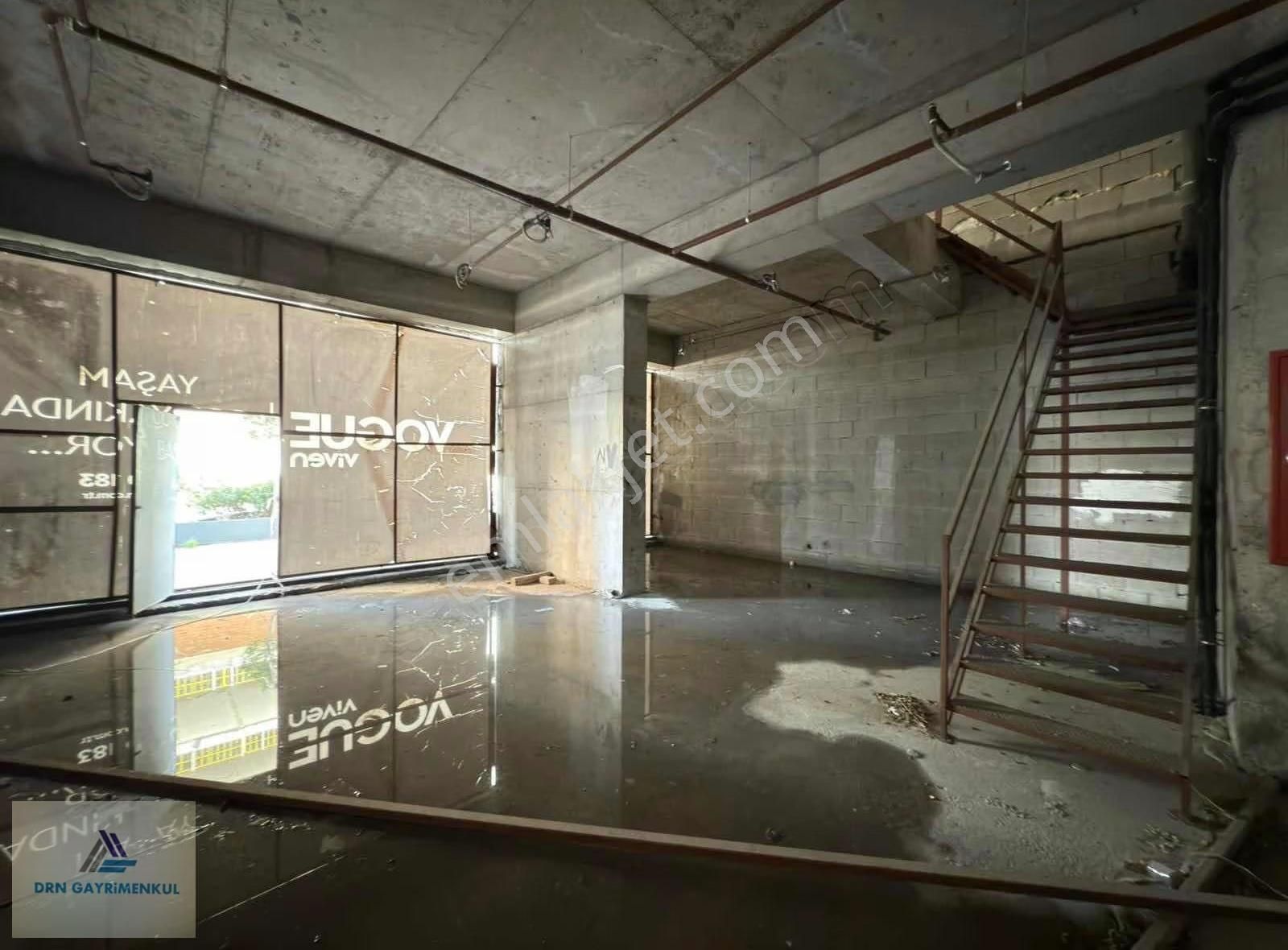 Bornova Viven Vogue'de Kiralık Cadde Üzeri 3 Dükkan (488m²) - Görsel 13