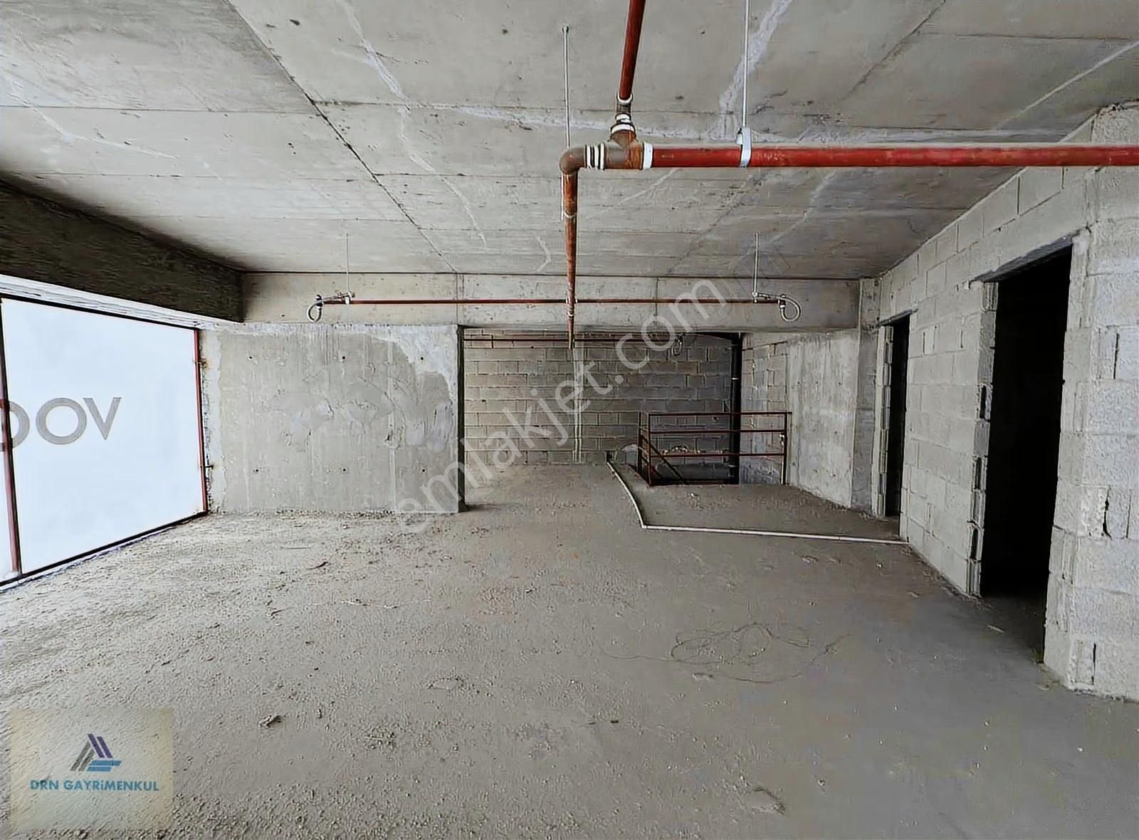 Bornova Viven Vogue'de Kiralık Cadde Üzeri 3 Dükkan (488m²) - Görsel 7