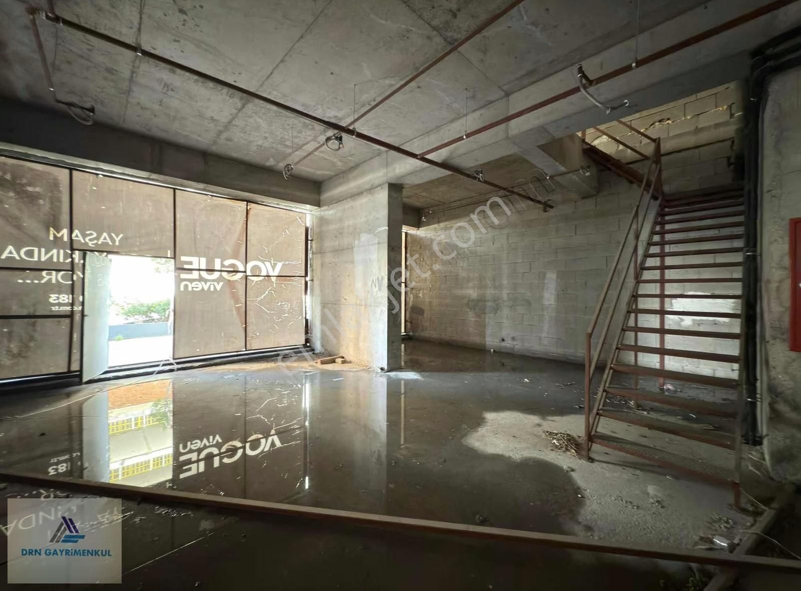 Bornova Viven Vogue'de Kiralık Cadde Üzeri 3 Dükkan (488m²) - Görsel 10