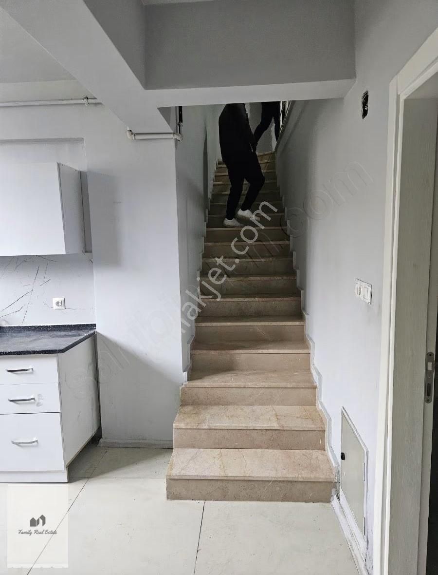 Akh8sar Mahallesınde Bekara Uygun Kıralık Daıre - Görsel 2