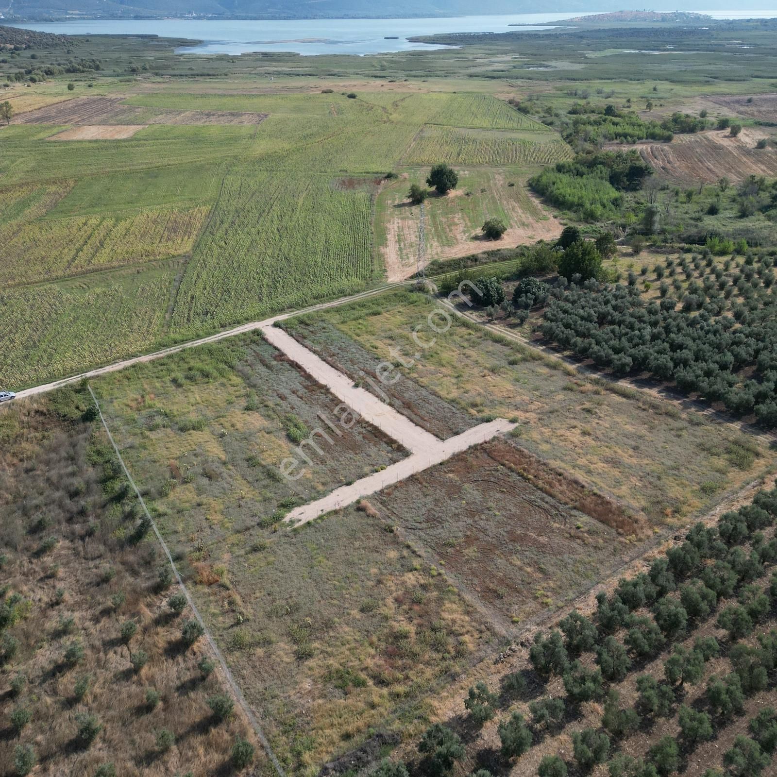 Nilüfer Çatalağıl'da Göl Manzaralı Hisseli 1100m²arazi [6] - Görsel 6