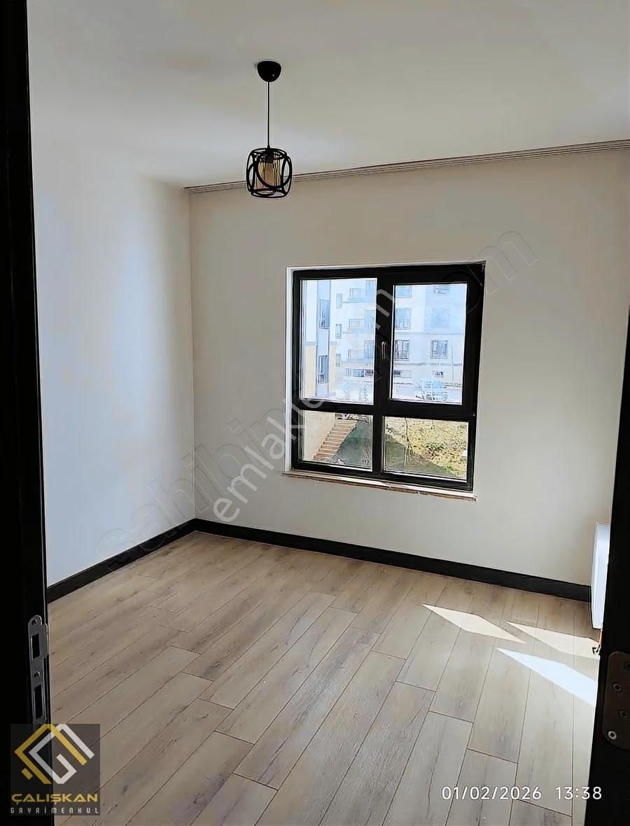 Sıfır/arakat/kaloriferli/asansörlü/dolaplı Temiz 2+1 - Görsel 13