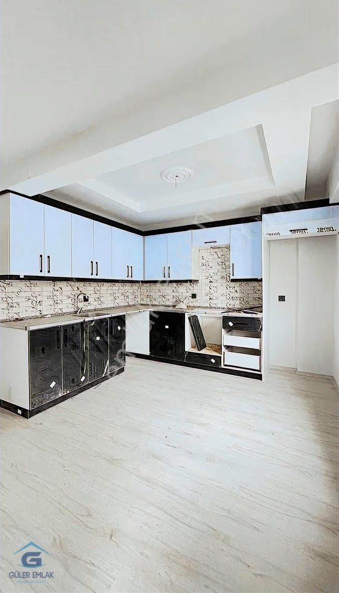 Yeni Mahallede Geniş 2+1 Asansörlü Otoparklı Ara Kat Daire
