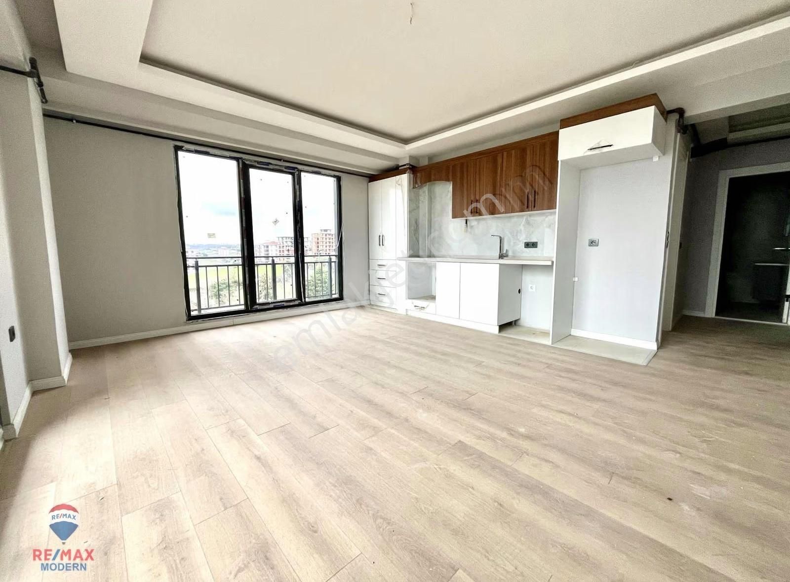 Tansu İnan'dan Büyükoyumca'da Deniz Manz Ve Yerden Isıtmalı 1+1