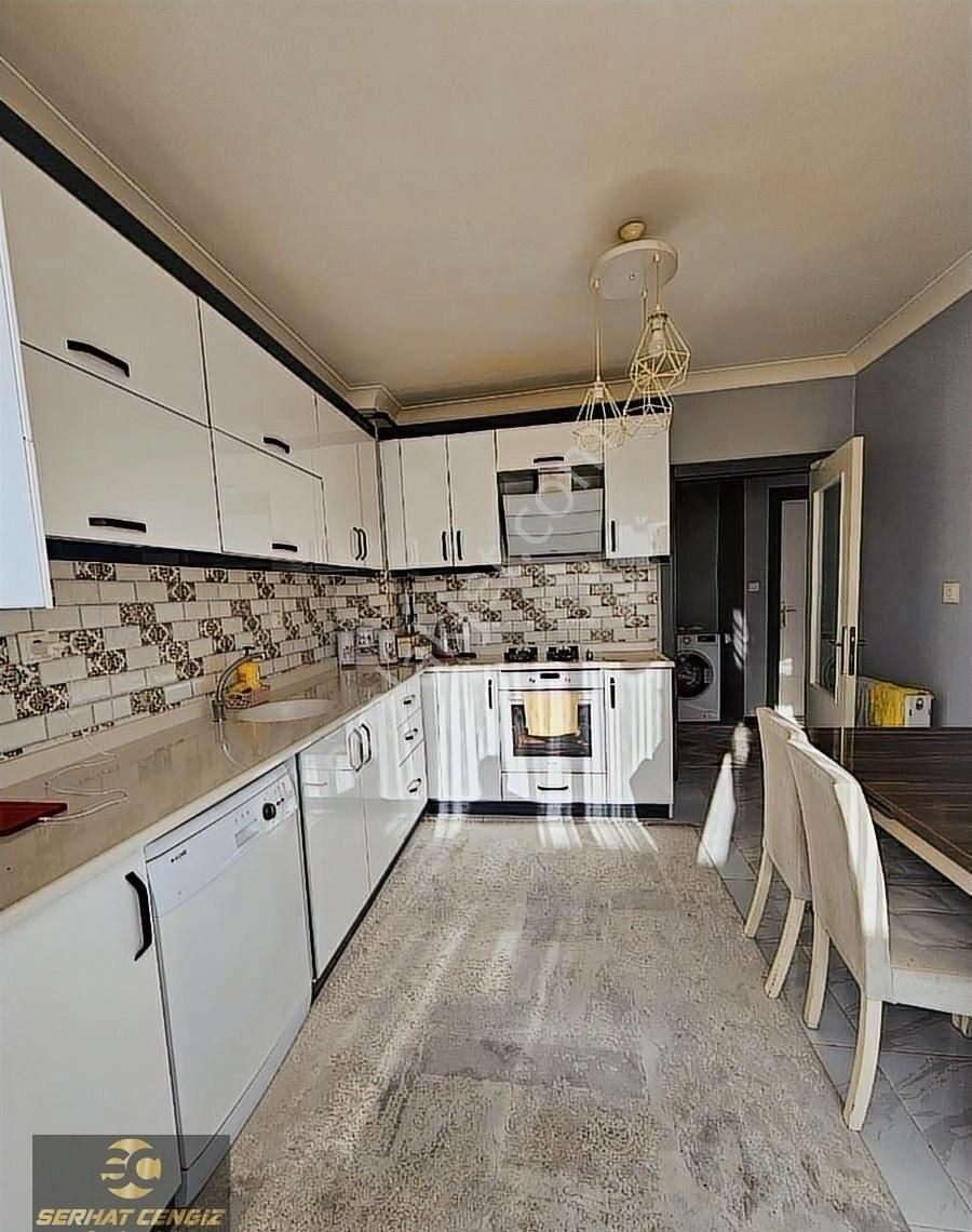 Yukarı Yahyalar Mahallesinde Satılık 4+1 Teraslı Daire