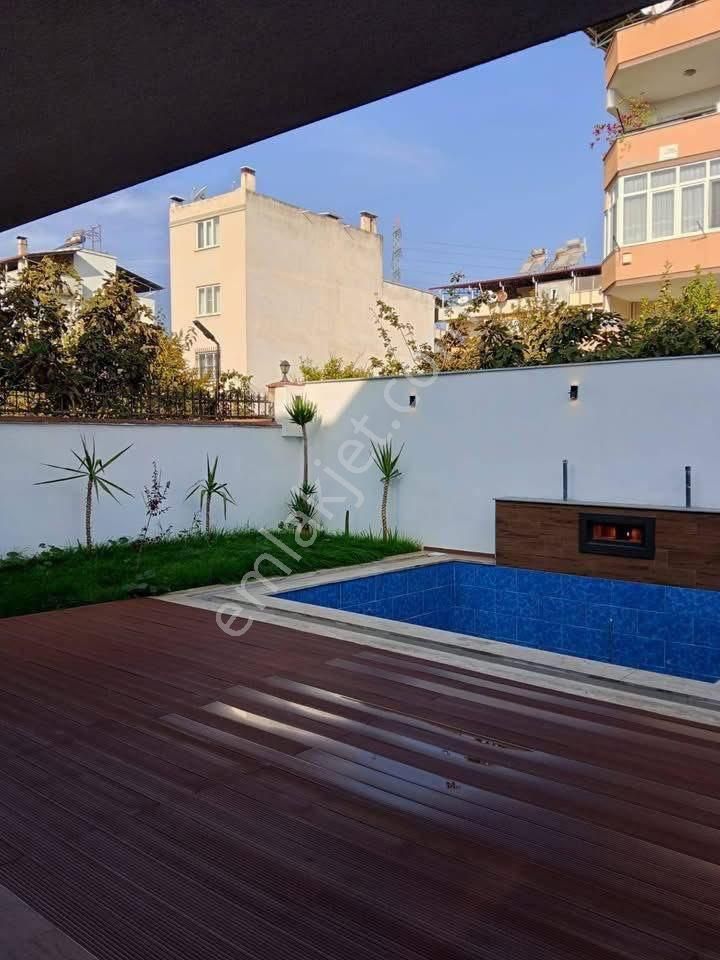 Nazilli Zafer Mahallesinde Lüks 6+1 Tripleks Villa