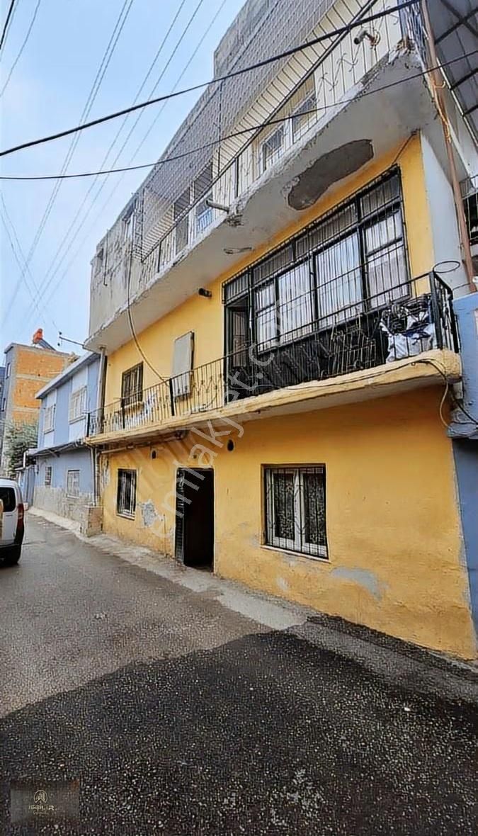 Narlıca Mh.3 Katlı Müstakil Ev