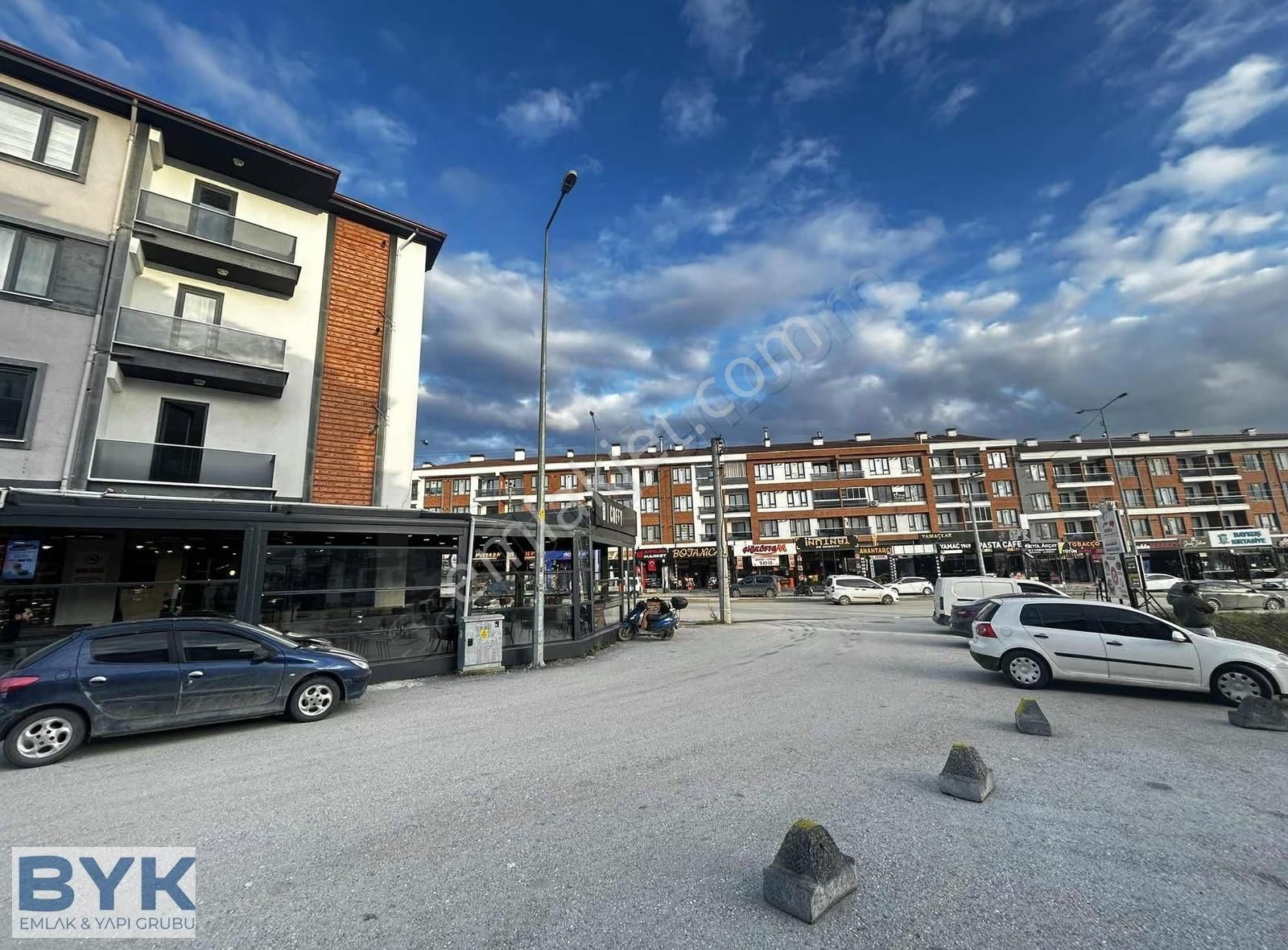Byk' Dan! Cadde Üzeri! Yüksek Kira Getirisi! İskanlı! Eşyalı! - Görsel 6