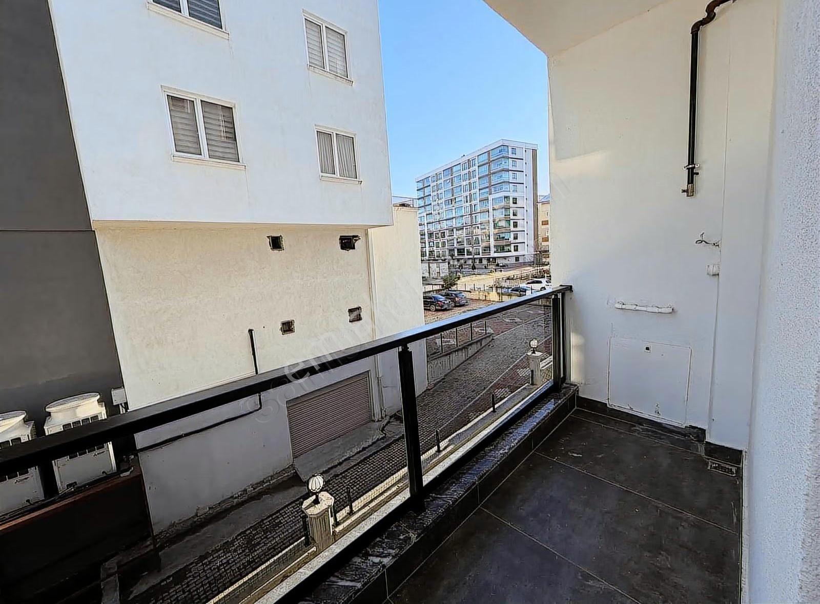 +1 Yatırım Nurullah Akbaş'dan Tramvay Altı Lüks Eşyali - Görsel 4