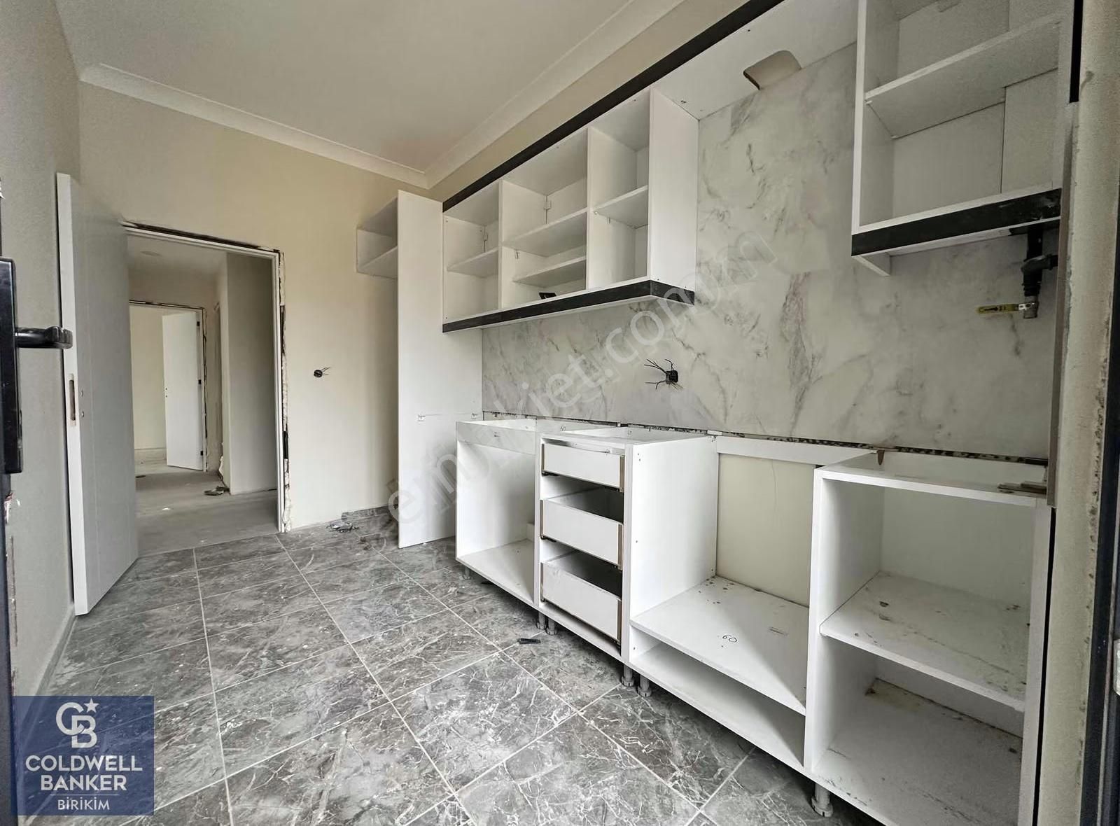 Tuzla Aydınlı'da Merkezi Konumda Oturuma Hazır 3+1 Fırsat Daire - Görsel 17