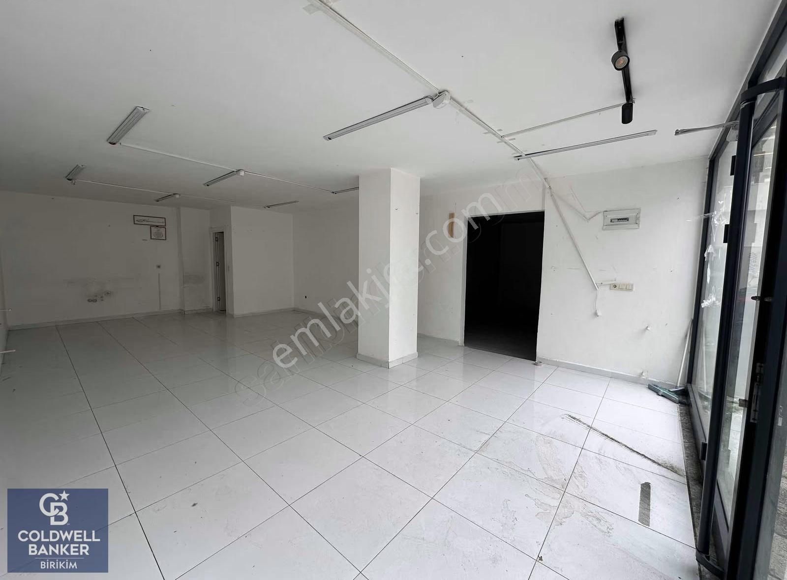 Pendik Aydınlı Yolu Caddesi'nde 100 M² Kiralık Dükkan - Görsel 3