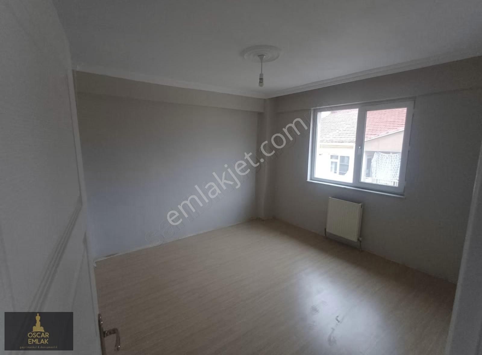Oscar Emlak'tan Basın Şehitleri Caddesi Yakını Yeni Boyalı 2+1 - Görsel 15
