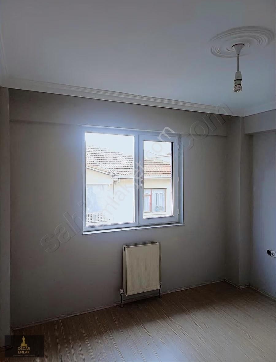 Oscar Emlak'tan Basın Şehitleri Caddesi Yakını Yeni Boyalı 2+1 - Görsel 4