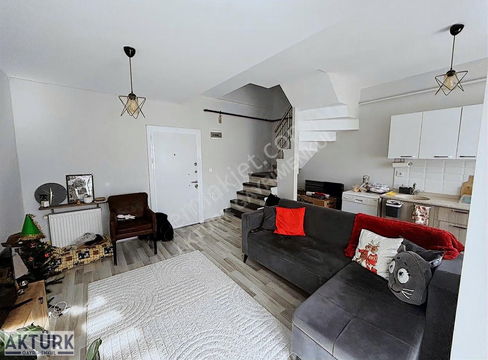 Aktürk Gayrimenkul'den Eşyalı 2+1 Dublex Kiralık Daire