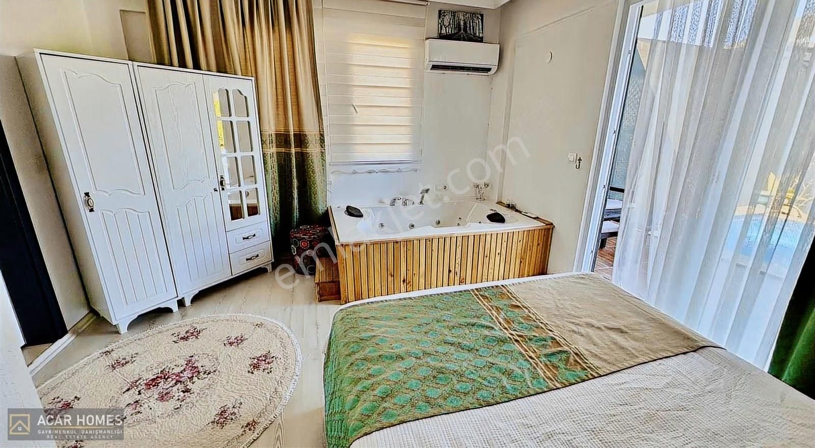 Letoon Hastanesi Yakında 500 M2 Arazi İçinde 2+1 Havuzlu Villa