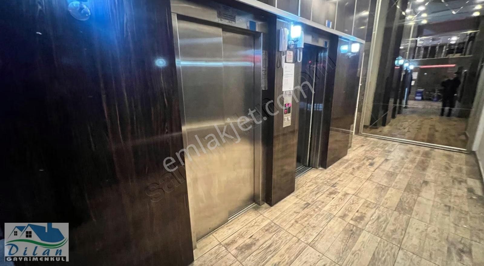 Dilan Gyo'dan Kiralık 2+1 Metrobüse Yakın Tam Merkezdeee - Görsel 15